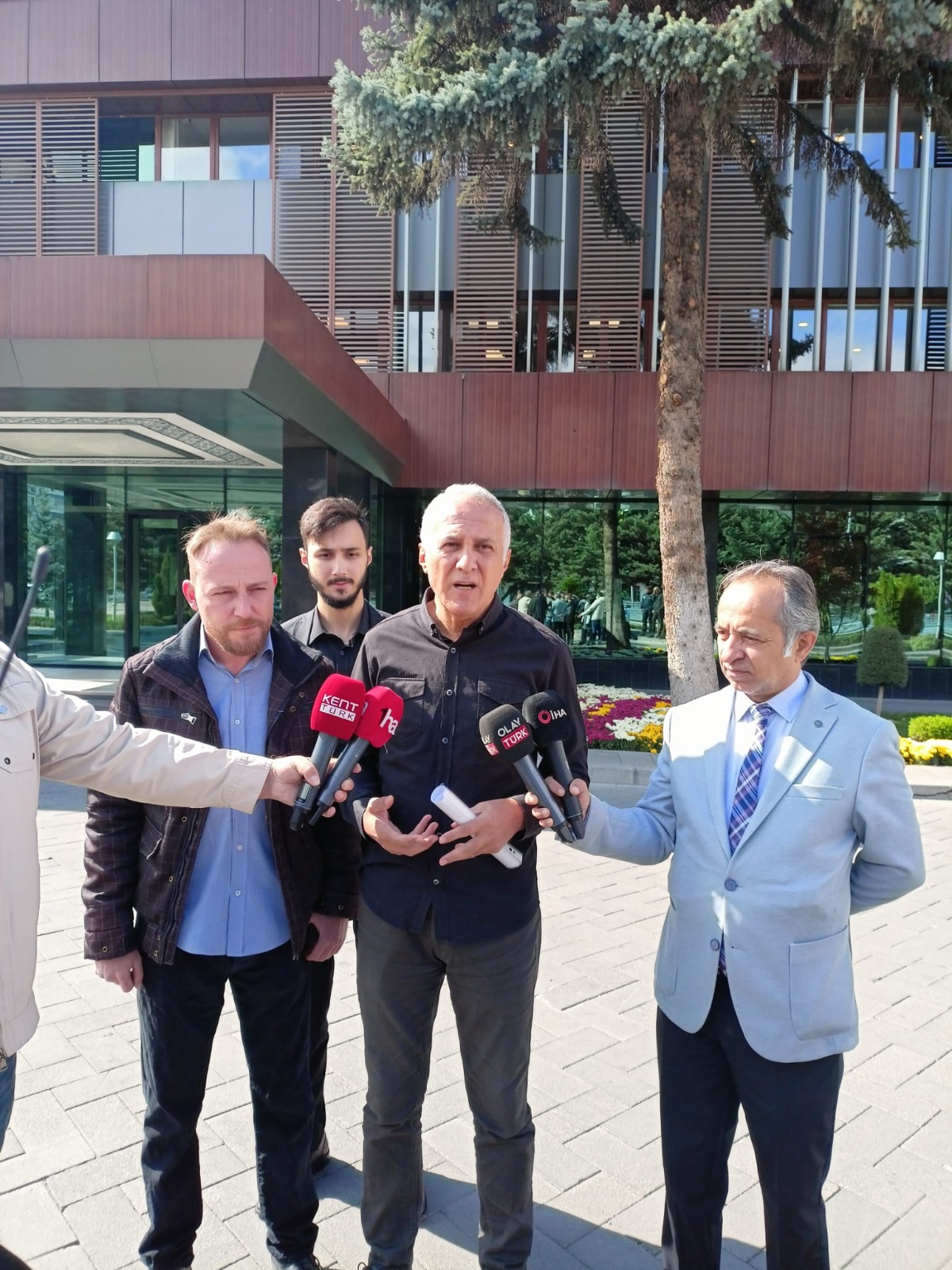 Tüketiciler Birliği Genel Başkanı Şahin, "Türkiye'de sendikacılık bizim kitapta okuduğumuz gibi yapılmıyor"